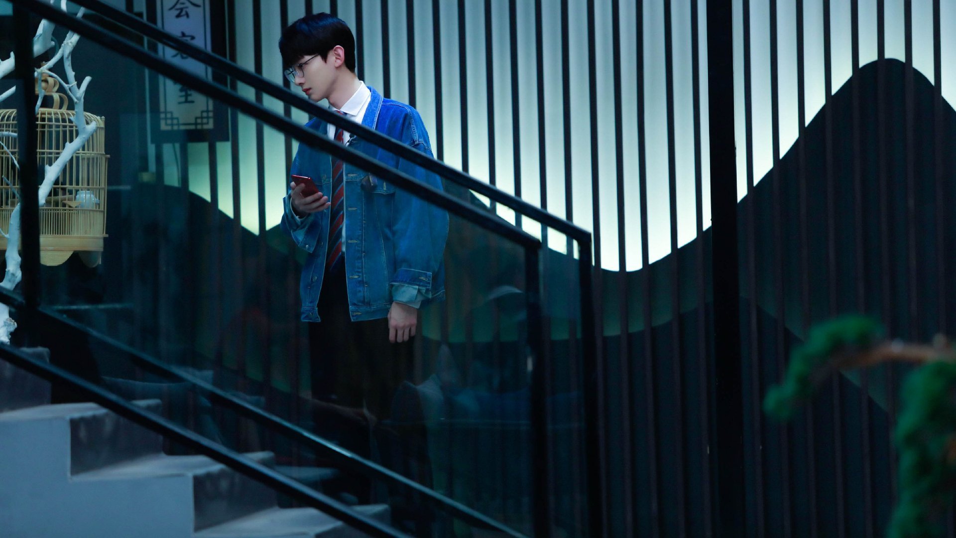 绿茵场上的防线，赛道上的冠军，金玟哉压制级发挥在F1年度争冠之夜的隐喻